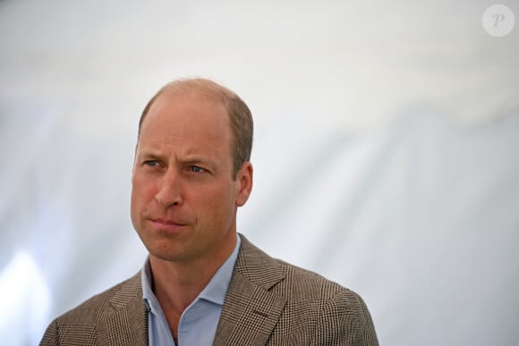 Le prince William de Galles en visite sur un chantier de construction à l'ouest de Londres, pour discuter de la prévalence du suicide dans l'industrie de la construction, et souligner la nécessité cruciale de se concentrer sur la prévention, plutôt que sur la gestion de crise, en matière de soutien en santé mentale. Le 13 septembre 2023 