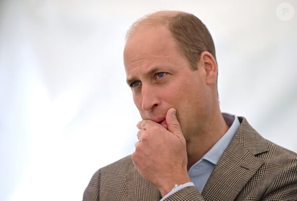 Le prince William, prince de Galles, visite un chantier de construction à Londres, pour discuter de la prévalence du suicide dans ce secteur d'activité, le 13 septembre 2023. 