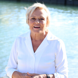 Muriel Robin lors du photocall du film "Les yeux grands fermés" lors de la 25ème édition du Festival de la fiction de la Rochelle, France, le 14 septembre 2023. © Denis Guignebourg/BestImage 