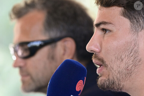 Fabien Galthié ( entraineur France ) - Antoine Dupont ( 9 - France ) - Conférence de presse de l'équipe de France de Rugby à Paris le 6 septembre 2023. © Federico Pestellini / Panoramic / Bestimage 