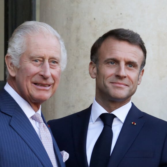 Camilla Parker Bowles, reine consort d'Angleterre, Le roi Charles III d'Angleterre, le président Emmanuel Macron, Brigitte Macron - Le président de la République et sa femme ont reçu le roi et la reine consort au palais de l'Elysée à Paris le 21 septembre 2023. © Stéphane Lemouton / Bestimage 