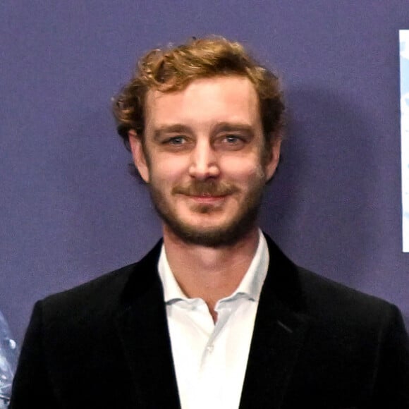 Beatrice Borromeo, son mari, Pierre Casiraghi et Charlotte Casiraghi durant l'avant première mondiale au Grimaldi Forum à Monaco, le 9 février 2023, du film "Les gardiennes de la planète" réalisé par Jean-Albert Lièvre et raconté par J.Dujardin. Ce film est inspiré par le poème d'Heathcote Williams, "Whale Nation". Il nous fait découvrir le Groenland, le Mexique, l'Argentine, la Polynésie, mais aussi la Bretagne, la Méditerranée et la Normandie, l'Afrique du sud, l'Australie, le Tonga, le Kamtchatka ou encore l'Antarctique, Hawaï, et la Norvège. L'histoire commence par une baleine à bosse échouée sur un rivage isolé. Alors qu'un groupe d'hommes et de femmes organise son sauvetage, on découvre l'histoire extraordinaire des cétacés, citoyens des océans du monde, essentiels à l'écosystème de la planète depuis plus de 50 millions d'années. La sortie en salle se fera le 22 février. © Bruno Bebert / Bestimage 