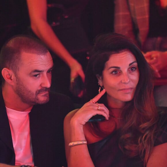 On y a vu Cyril Lignac et sa compagne Déborah, mère de son fils Léo.
Cyril Lignac et Déborah - Front Row du défilé Etam Live Show 2023 au Palace à Paris le 26 septembre 2023. © Veeren / Bestimage 