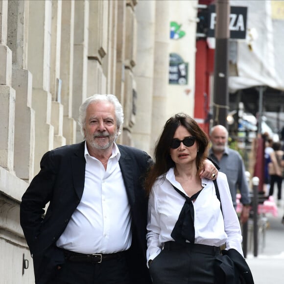 L'amoureux d'Evelyne Bouix semblait pourtant en bonne forme ces derniers temps
Pierre Arditi et Evelyne Bouix - Mariage de Claude Lelouch à la mairie du 18ème à Paris. Le 17 juin 2023