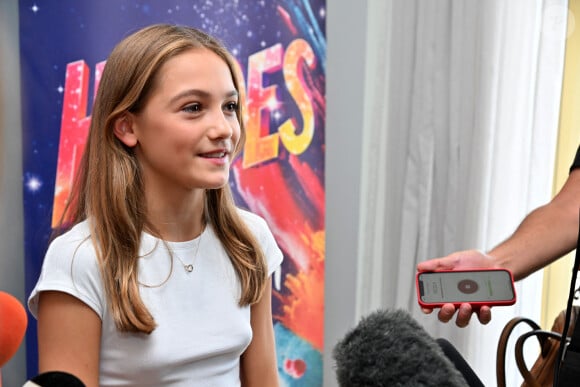 Zoé Clauzure n'est pas inconnue du grand public. Elle a été révélée lors de la saison 7 de The Voice Kids, en 2020. À l'époque, elle avait rejoint l'équipe de Soprano et avait atteint la demi-finale du programme.
Exclusif - Zoé Clauzure, qui représentera la France avec sa chanson " Coeur ", - Conférence de presse de présentation de la 21ème édition de l'Eurovision Junior à Nice. Le 27 septembre 2023 © Bruno Bebert / Bestimage