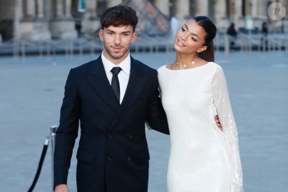 Pierre Gasly et sa compagne Francisca Gomes - Photocall de la soirée Lancome X Louvre lors de la Fashion week de Paris (PFW), dans la cour du musée du Louvre, à Paris, France, le 26 septembre 2023. © Christophe Clovis/Bestimage