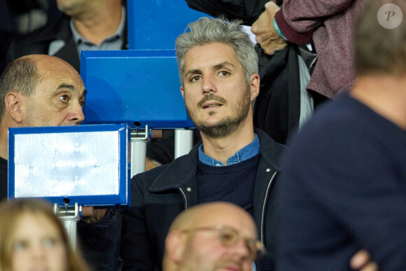 A la ville, le présentateur partage la vie d'une dénommée Alexandra, une jeune entrepreneuse qui attend leur premier enfant !
Jean-Baptiste Boursier - People au match de Ligue 1 Uber Eats "PSG -OM" au Parc des Princes à Paris le 16 octobre 2022. © Cyril Moreau/Bestimage