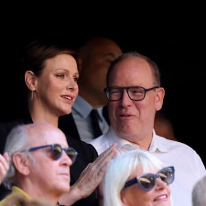 La princesse Charlene de Monaco et le prince Albert II dans les tribunes lors du match de rugby entre l'Afrique du Sud et l'Écosse (18-3) au stade Vélodrome à Marseille le 10 septembre 2023. © Dominique Jacovides / Bestimage