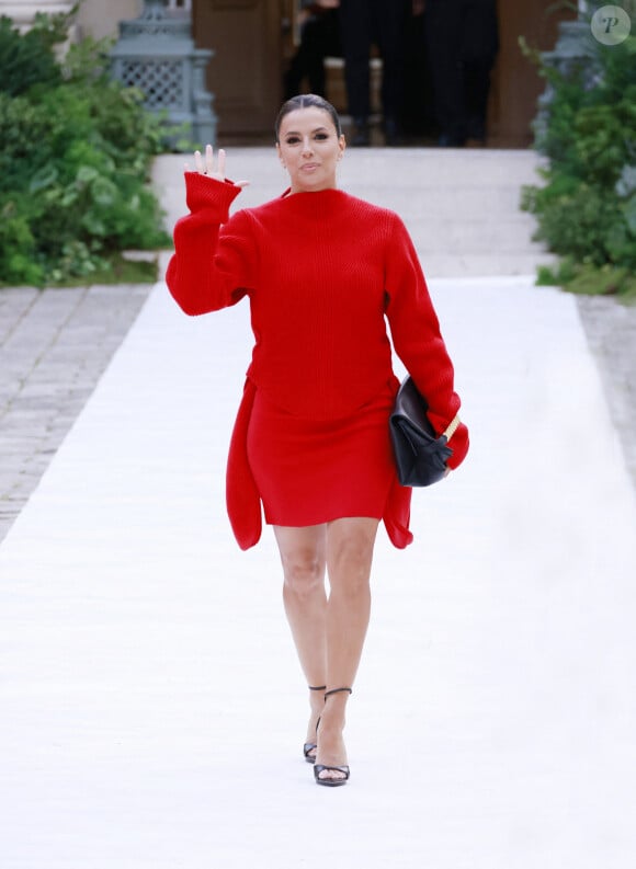 Eva Longoria a assisté au défilé
Eva Longoria - Personnalités au défilé de mode prêt-à-porter Victoria Beckham Printemps/été 2024 lors de la Fashion Week de Paris (PFW)