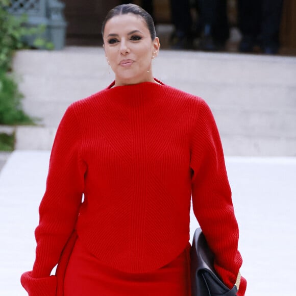 Eva Longoria est très proche de Victoria Beckham
Eva Longoria - Personnalités au défilé de mode prêt-à-porter Victoria Beckham Printemps/été 2024 lors de la Fashion Week de Paris (PFW) , le 29 septembre 2023. © Christophe Aubert / Bestimage 