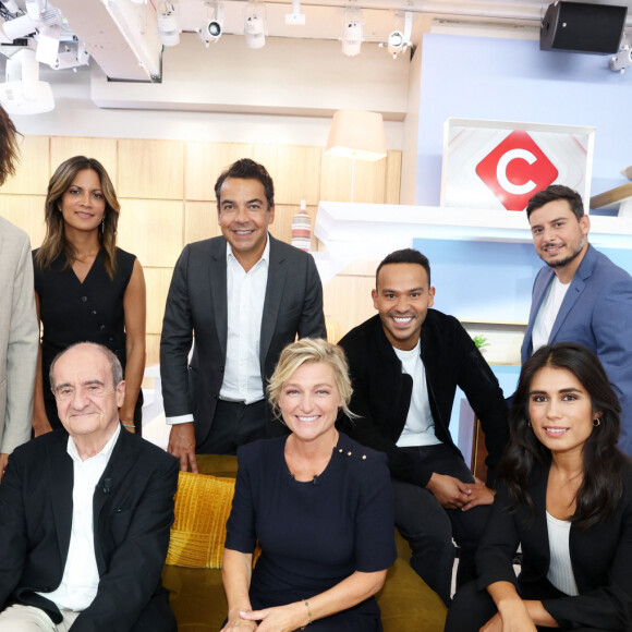 Exclusif - Bertrand Chameroy, Aurélie Casse, Patrick Cohen, Mohamed Bouhafsi, Lorrain Sénéchal, Pierre Lescure, Anne-Élisabeth Lemoine, Emilie Tran Nguyen - L'équipe de la nouvelle saison de l'émission "C à Vous" le 7 septembre 2023. © Dominique Jacovides / Bestimage