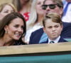 L'occasion pour lui, s'il le souhaite, de changer d'identité
Le prince William, duc de Cambridge, et Catherine (Kate) Middleton, duchesse de Cambridge, avec le prince George de Cambridge dans les tribunes de la finale du tournoi de Wimbledon, le 10 juillet 2022. 