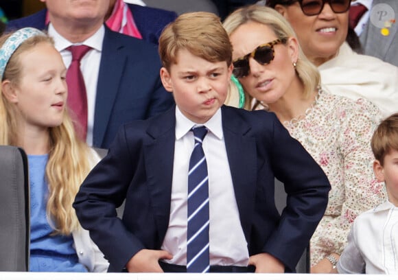 Le prince George sera roi d'Angleterre dans quelques années
Le prince George de Cambridge - La famille royale regarde la grande parade qui clôture les festivités du jubilé de platine de la reine à Londres