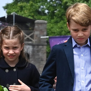 Le prince George de Cambridge et la princesse Charlotte de Cambridge en visite au château de Cardiff, Royaume Uni, le 4 juin 2022, à l'occasion du jubilé de platine de la reine d'Angleterre. 