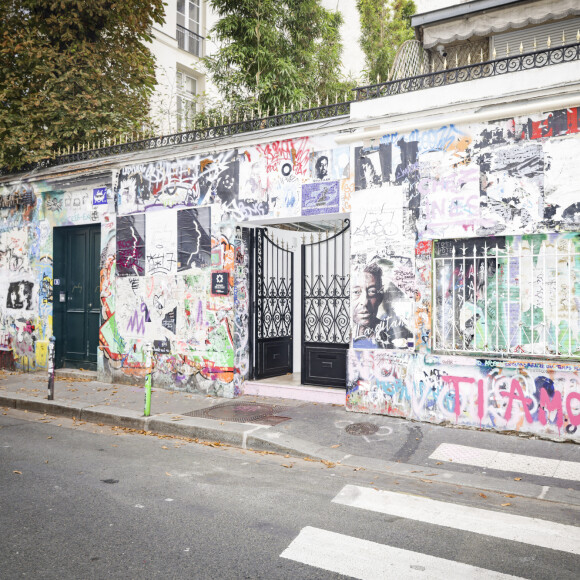 Ouverture au public de la maison de Serge Gainsbourg, rue de Verneuil à Paris, France, le 16 septembre 2023. © Jack Tribeca/Bestimage