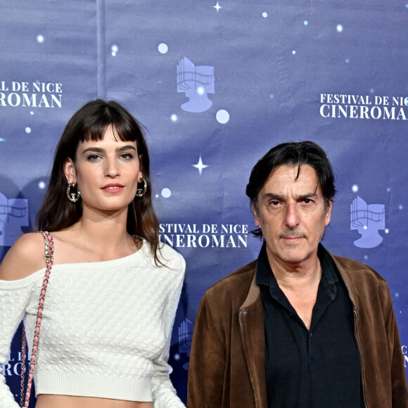 Alma Jodorowsky et Yvan Attal durant la soirée d'ouverture de la 5eme édition du festival Cinéroman au cinéma Pathé Gare du Sud à Nice, le 2 octobre 2023. C'est le film "Un coup de dés" réalisé par Yvan Attal en présence d'Alma Jodorowsky, d'Yvan Attal et Guillaume Canet qui a ouvert le Festival. © Bruno Bebert / Bestimage 