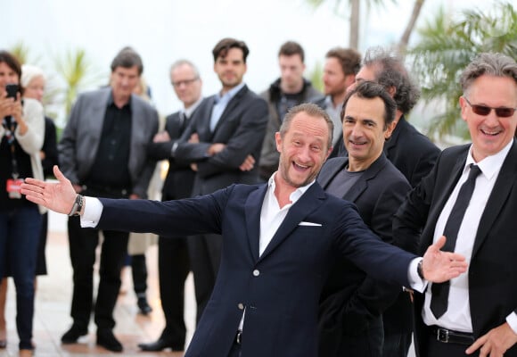 Gustave de Kervern, Benoît Poelvoorde, Benoit Delépine - Photocall du film Le Grand Soir au festival de Cannes 2012