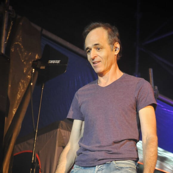 Exclusif - Jean-Jacques Goldman - Vente aux enchères à l'occasion du 20ème anniversaire du spectacle "Les Vendanges du Coeur" à Ouveillan, près de Narbonne (Aude) au profit des "Restos du Coeur" le 20 juillet 2014.