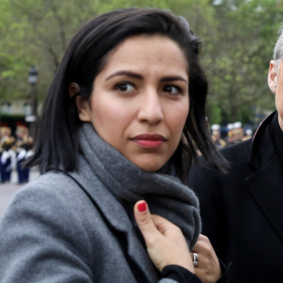 Sarah El Haïry a révélé être enceinte
La première ministre Elisabeth Borne et Sarah El Haïry, secrétaire d'Etat chargée de la Jeunesse et du Service national universel lors de l'hommage sur la tombe du Soldat inconnu sous l'Arc de Triomphe sur la Place de l'Etoile à Paris, France
