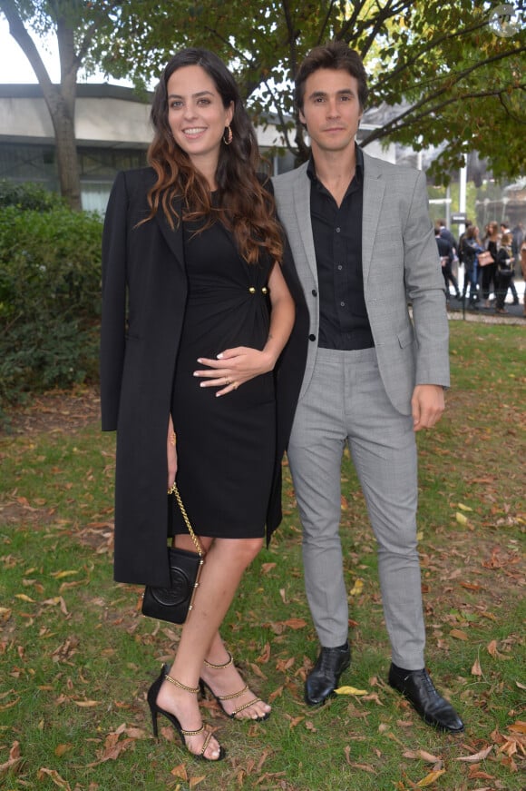Anouchka Delon enceinte et son compagnon Julien Dereims - Arrivées au défilé Elie Saab "Collection Prêt-à-Porter Printemps/Eté 2020" lors de la Fashion Week de Paris (PFW), le 28 septembre 2019.