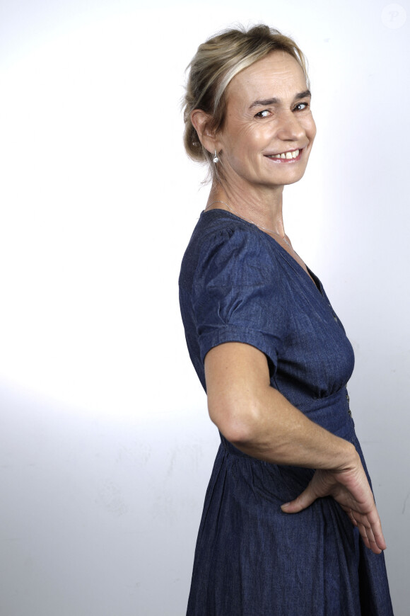 Exclusif - Portrait de Sandrine Bonnaire à Paris, le 2 octobre 2023. 2023. © Cédric Perrin/Bestimage