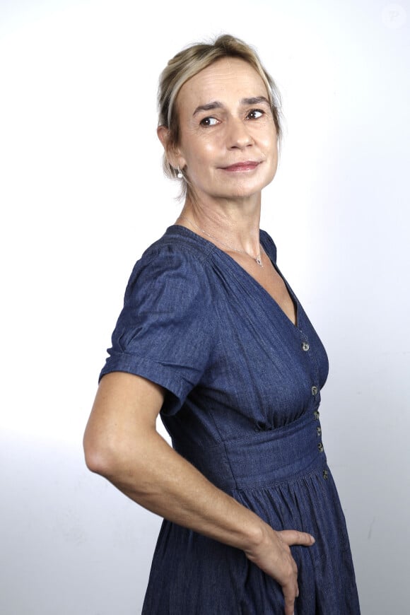 Exclusif - Portrait de Sandrine Bonnaire à Paris, le 2 octobre 2023. 2023. © Cédric Perrin/Bestimage