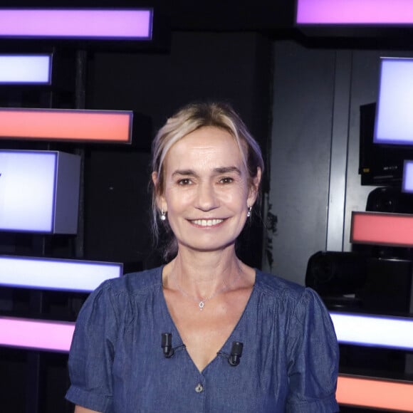 Portrait de Sandrine Bonnaire lors de l'enregistrement de l'émission "Chez Jordan de Luxe" à Paris. Le 2 octobre 2023 © Cédric Perrin / Bestimage  
