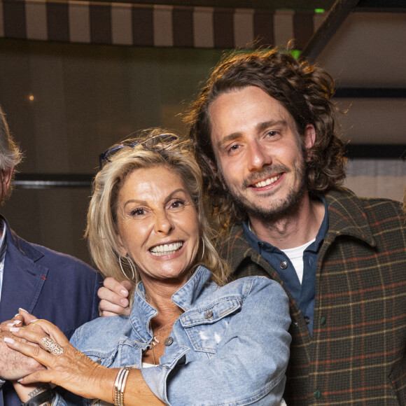 Exclusif - William Leymergie, Caroline Margeridon, Guillaume Pley lors de l'inauguration du Restaurant & Bar 19.20 by Norbert Tarayre à l'hôtel Prince de Galles à Paris le 10 octobre 2023.  Pierre Perusseau / Coadic Guirec / Bestimage
