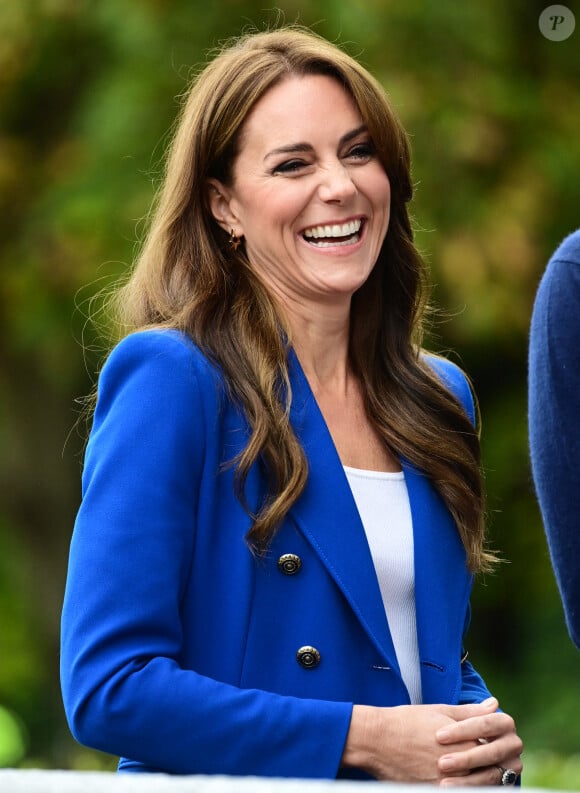 Kate Middleton et le prince William ont fait une apparition remarquée pour le sport.
Le prince William, prince de Galles, et Catherine (Kate) Middleton, princesse de Galles, au centre sportif national de Bisham Abbey à Marlow, à l'occasion de la Journée mondiale de la Santé mentale. 