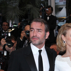 Jean Dujardin et Alexandra Lamy - Montée des marches du film "Thérèse Desqueroux" pour la cérémonie de clôture du 65e Festival de Cannes en 2012