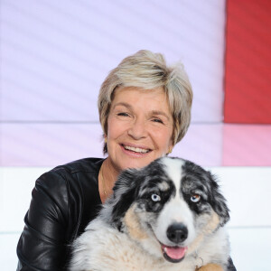 Exclusif - Veronique Jannot et sa chienne- Enregistrement de l'émission Vivement dimanche au studio Gabriel, présentée par M.Drucker et diffusée sur France 3 le 15 octobre 2023. © Guillaume Gaffiot / Bestimage