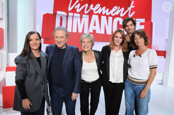 Exclusif - David Jarre, Camille Lellouche, Michel Drucker, Veronique Jannot, Geraldine Danon et Carole Gaessler - Enregistrement de l'émission Vivement dimanche au studio Gabriel, présentée par M.Drucker et diffusée sur France 3 le 15 octobre 2023. © Guillaume Gaffiot / Bestimage