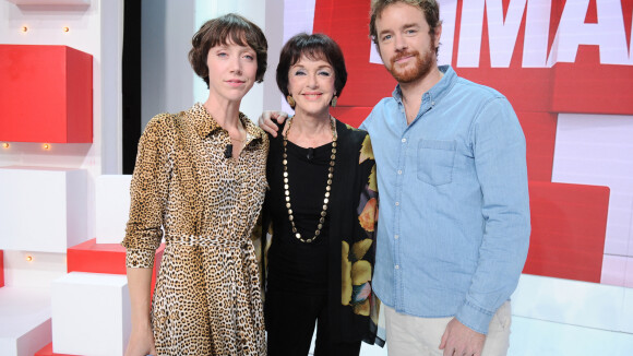 Anny Duperey entourée de ses enfants Sara et Gaël Giraudeau : réunion de famille dans Vivement dimanche !