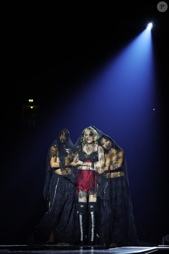 Madonna a débuté sa tournée mondiale baptisée "The Celebration Tour" avec un premier concert à Londres en Angleterre, le samedi 14 octobre 2023.