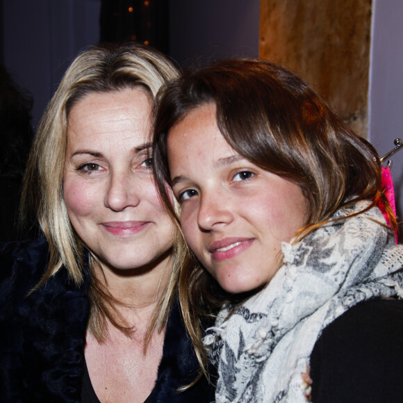 Sophie Favier et sa fille Carla-Marie - Ouverture du magasin "AY FLY" à Paris. Le 8 mars 2012
