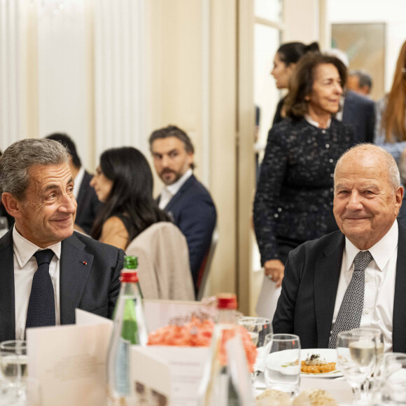 qui pour rappel est le propriétaire de Fimalac et Webedia, la société éditrice de Purepeople.
Exclusif - Nicolas Sarkozy, Marc Ladreit de Lacharrière lors d'un dîner de la La Revue des Deux Mondes, à la Maison de l'Amérique Latine, à Paris, France, le 9 octobre 2023. © Pierre Perusseau/Bestimage 