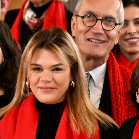 Le prince Albert II de Monaco, la princesse Stéphanie et sa fille Camille Gottlieb ont participé au déploiement des "Courtepointes" en mémoire des victimes du SIDA, au Musée Océanographique de Monaco, le 1er décembre 2022. L'opération "Courtepointes" (dixième édition), est un travail artistique sur toile, individuel et collectif qui rend hommage aux personnes disparues du Sida. Cette démarche de mémoire a été initiée en 1987 par la fondation "Names Project Aids Memorial Quilt" afin d'illustrer les ravages provoqués par cette maladie. Chaque courtepointe comprend huit toiles cousues entre elles, sur une surface de 4m x 4m; elles portent toutes le nom d'une personne disparue et ont toutes été réalisées par des personnes de Fight Aids Monaco, la plupart d'entre elles vivant avec le VIH. © Bruno Bébert / Bestimage