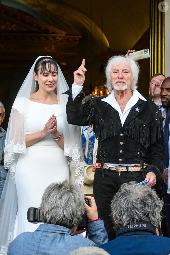 Côté coeur, le chanteur de 94 ans est extrêmement comblé.
Mariage d'Hugues Aufray et de Murielle Mégevand à l'église Saint-Vigor de Marly-Le Roy, France, le 2 septembre 2023.