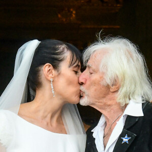 Cette "bâtisse" appartenait autrefois à un très illustre peintre.
Mariage d'Hugues Aufray et de Murielle Mégevand à l'église Saint-Vigor de Marly-Le Roy, France, le 2 septembre 2023.