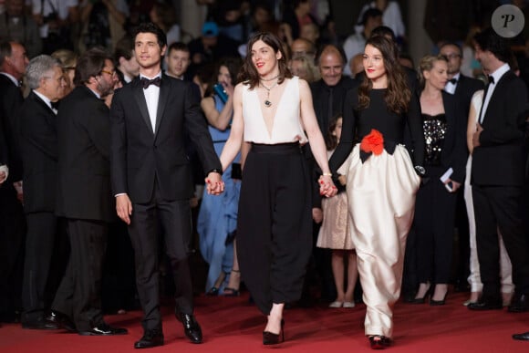 Jérémie Elkaïm, Valérie Donzelli, Anaïs Demoustier - Montée des marches du film "Marguerite & Julien" lors du 68 ème Festival International du Film de Cannes, à Cannes le 19 mai 2015. 