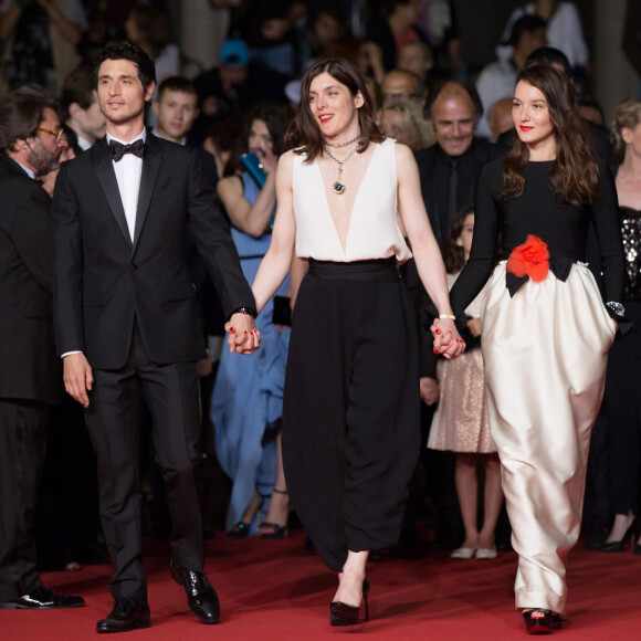 Jérémie Elkaïm, Valérie Donzelli, Anaïs Demoustier - Montée des marches du film "Marguerite & Julien" lors du 68 ème Festival International du Film de Cannes, à Cannes le 19 mai 2015. 