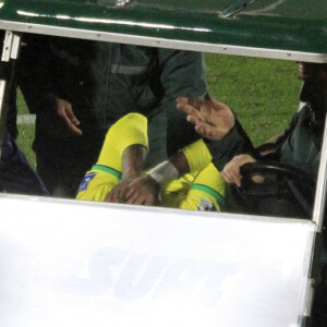 Neymar se blesse pendant le match du Brésil.