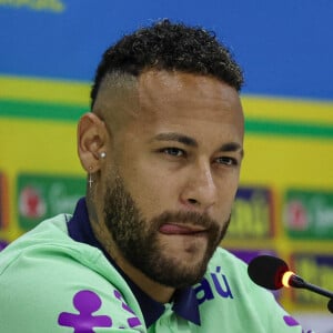 Neymar répond aux rumeurs

Neymar Jr. conférence de presse à Belem.