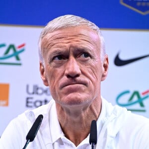 Didier Deschamps se fait allumer par un entraîneur de renom
 
Le sélectionneur de l'équipe de France Didier Deschamps en conférence de presse au Centre National du Football (CNF) de Clairefontaine-en-Yvelines, France. © Federico Pestellini/Panoramic/bestimage