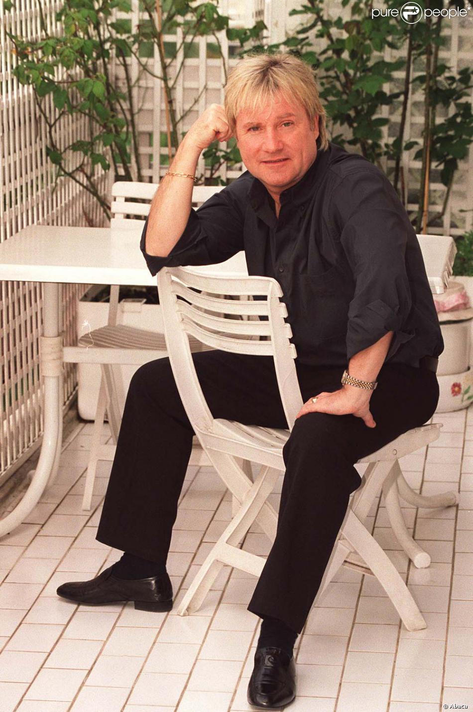 De Quoi Est Mort C Jérôme C.Jérôme est décédé d'un cancer le 14 mars 2000 ! - Purepeople