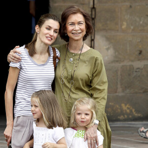 Letizia d'Espagne, Sofia d'Espagne et les jeunes princesses Leonor et Sofia d'Espagne - Vacances à Majorque le 4 août 2010. 