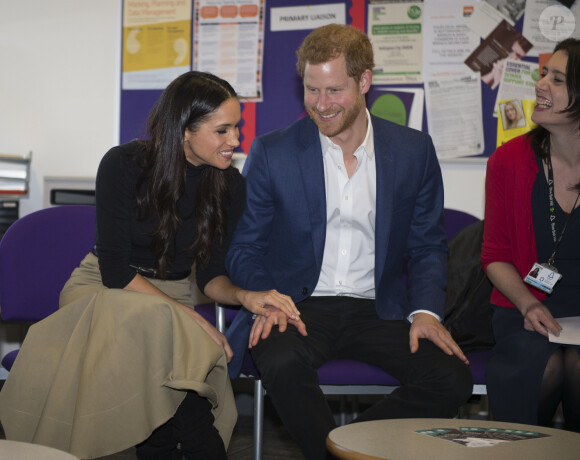 Le prince Harry et sa fiancée Meghan Markle visitent l'académie de Nottingham à l'occasion de la journée mondiale de la lutte contre le Sida à Nottingham lors de leur première visite officielle depuis leurs Fiançailles à Nottingham le 1er decembre 2017. 