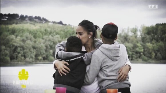 Myriam (Koh-Lanta) avec ses deux enfants à l'occasion de la Fête des Mères, mai 2021.