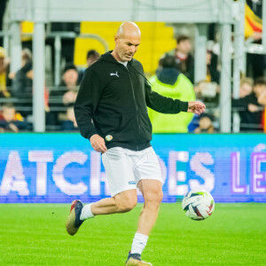 Zinedine Zidane - Match caritatif entre les anciens du RC Lens et la Team Légendes (4 - 3), au profit de l'association "Un sourire, un espoir pour la vie", à Lens, le 31 octobre 2023. Des influenceurs et créateurs de contenu entre autres ont également participé à cette rencontre. © Baptiste Autissier / Panoramic / Bestimage