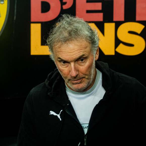 Laurent Blanc - Match caritatif entre les anciens du RC Lens et la Team Légendes (4 - 3), au profit de l'association "Un sourire, un espoir pour la vie", à Lens, le 31 octobre 2023. Des influenceurs et créateurs de contenu entre autres ont également participé à cette rencontre. © Baptiste Autissier / Panoramic / Bestimage